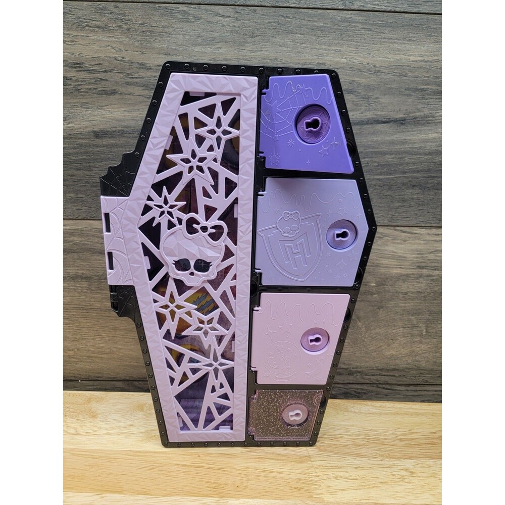 Monster High Skulltimate Secrets Fearidescent  Locker